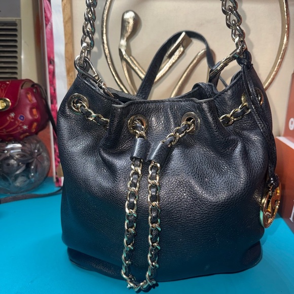 Michael Kors Frankie Bucket Bag - Picture 1 of 8